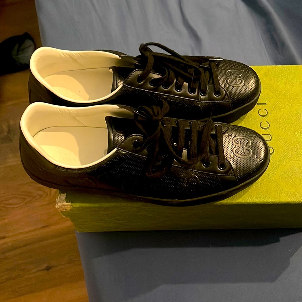 gucci sneakers